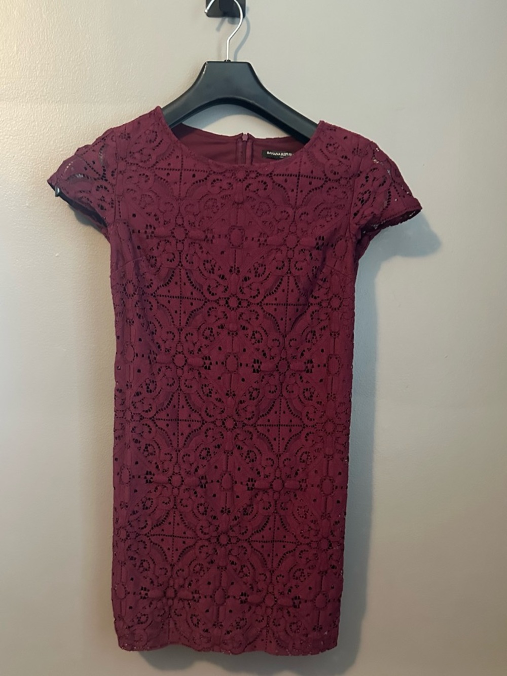 Banana Republic Petite Burgundy Lace Overlay Mini Sheath Dress - 0P